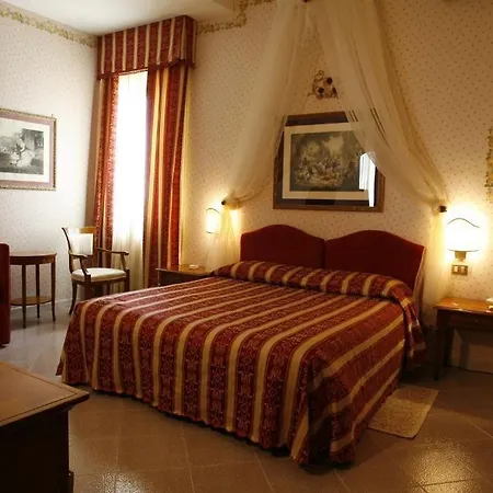 Miralago Hotel